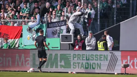 related_news_inside_blogsفيديو - مشجع مُقنّع يفصل الكهرباء عن تقنية "الفار" لمنع احتساب ركلة جزاء في ألمانيا