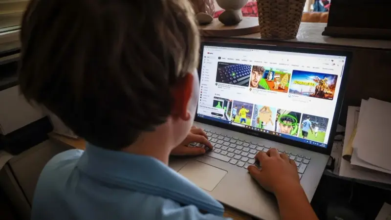 قيود صارمة في ماليزيا.. حظر "السوشيال ميديا" على الأطفال والمراهقين