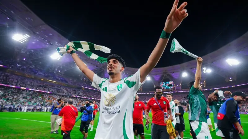 الدوري السعودي - الأهلي يستعيد أحد نجومه قبل مواجهة القادسية