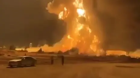تقارير محلية: الدفع بفرق الدفاع المدني للسيطرة على النيران المشتعلة (إكس) تقارير محلية: الدفع بفرق الدفاع المدني للسيطرة على النيران المشتعلة (إكس)