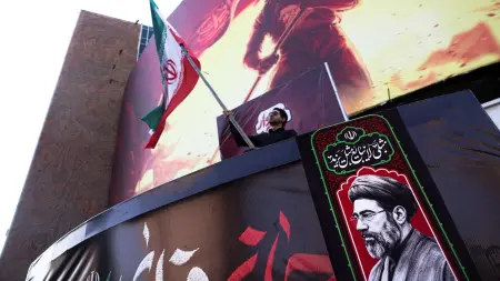 آخر أخبار حرب إيران أميركا وإيران.. طهران تلوّح بكسر الحصار عن مضيق هرمز