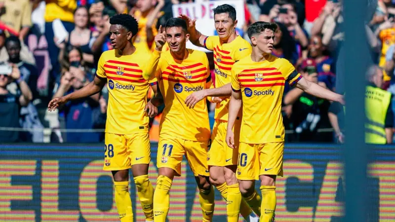 قبل الكلاسيكو.. إصابة غافي ويامال تزيد من معاناة برشلونة