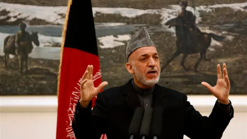 أول تعليق للرئيس الأفغاني السابق كرزاي حول التصعيد مع باكستان