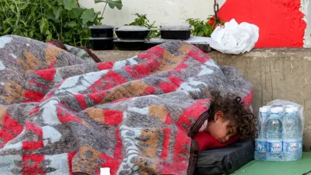 النزوح يتصاعد في لبنان.. 100 ألف خلال يوم