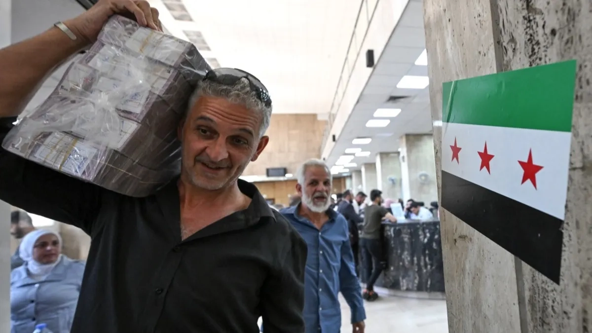 حاكم مصرف سوريا يكشف تفاصيل العملة الجديدة 