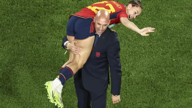 بسبب التدخل الحكومي.. الكرة الإسبانية تواجه خطر التجميد