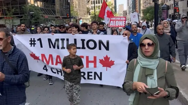 فيديو - كندا.. تظاهرات مناهضة لتدريس مناهج "الشذوذ" في المدارس