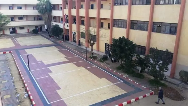 فيديو رقص طالبة الخصوص يطيح بمدير المدرسة في مصر.. القصة كاملة