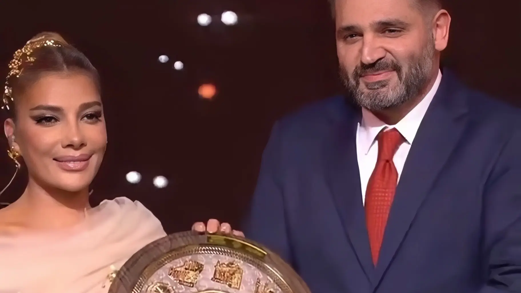 وزير الثقافة السوري لأصالة: عودتك انتصار للمظلوم (إكس) وزير الثقافة السوري لأصالة: عودتك انتصار للمظلوم (إكس)