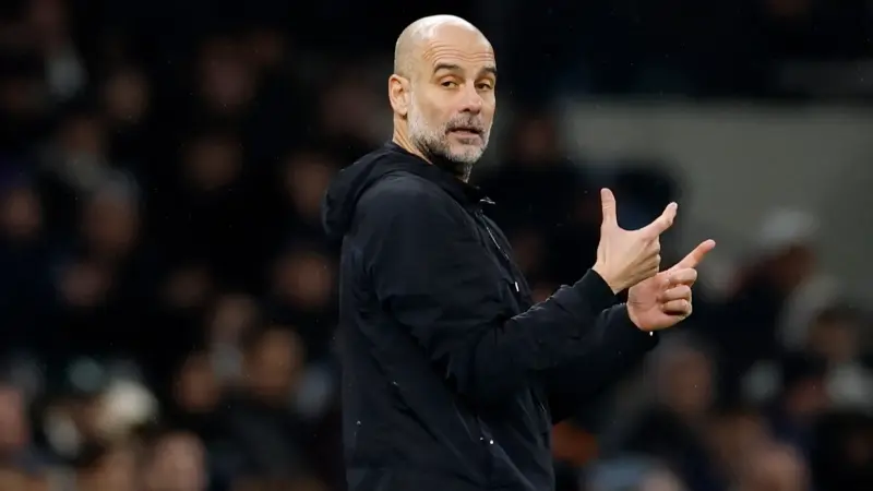 غوارديولا يتحدث عن فلسطين ومأساة مينيسوتا قبل مواجهة نيوكاسل