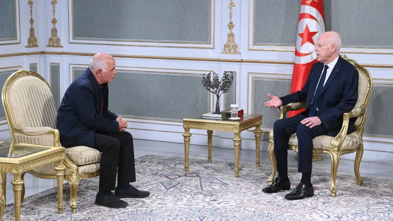 من هو علي بن حمود المهندس المكلف بحل أزمة التلوث في قابس؟