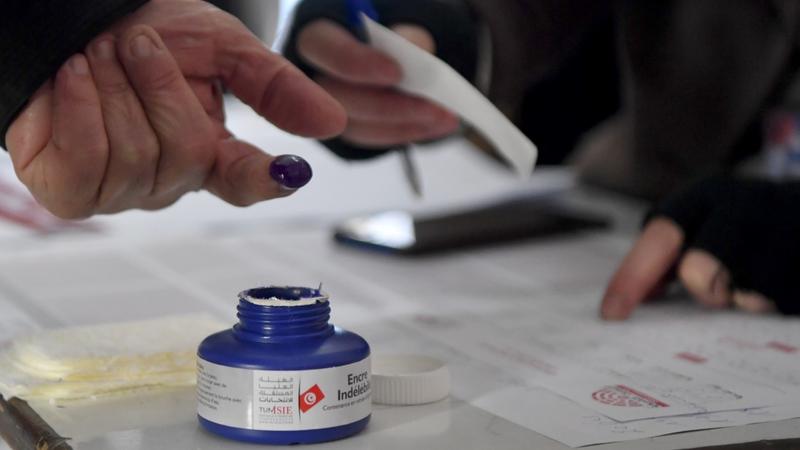 وسط أزمة اقتصادية.. جولة ثانية للانتخابات التشريعية في تونس