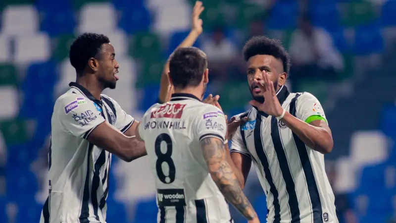 الدوري السعودي - ثنائية البليهي تحسم مواجهة الشباب والفتح.. وتعادل قاتل للحزم
