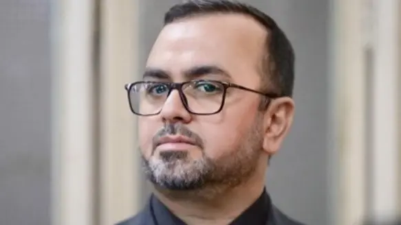 من هو عبد الحسين عزيز وزير الصحة العراقي الجديد؟