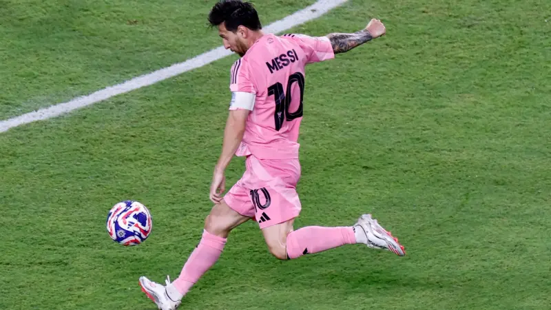 موعد مباراة باريس سان جيرمان وإنتر ميامي في كأس العالم للأندية 2025 والقنوات الناقلة