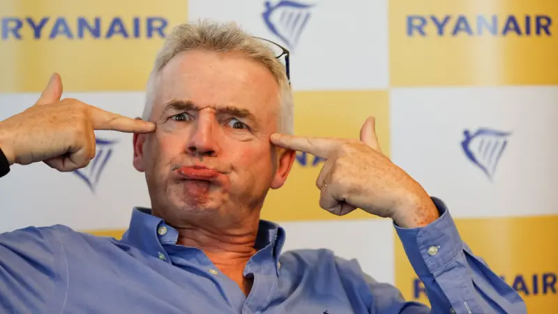 رئيس "ريان إير" غاضبا: سنلغي رحلات 100 ألف مسافر لهذا السبب