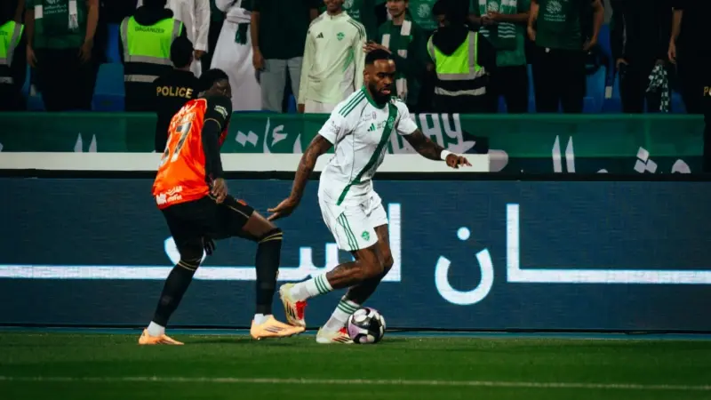 نتائج مباريات اليوم في الدوري السعودي.. الأهلي إلى وسط جدل كبير