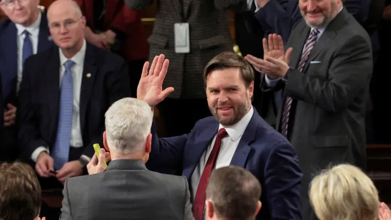 نائب ترامب: لا ينبغي العفو عن مرتكبي الشغب في الكابيتول