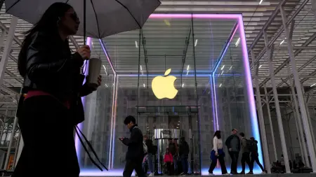 بعد نصف قرن من الابتكار.. هل تحسم "آبل" معركة الذكاء الاصطناعي