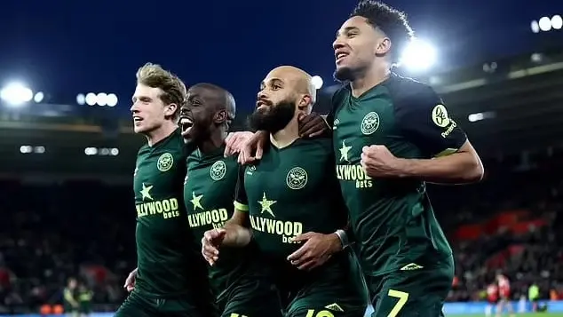 فيديو - والدة مشجع تتوقع نتيجة لقاء ساوثهامبتون وبرينتفورد.. وهذا ما حدث