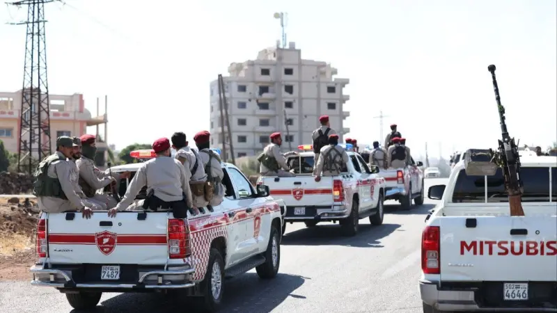 فيديو - نزع صورة الشيخ الهجري من ساحة الكرامة في محافظة السويداء