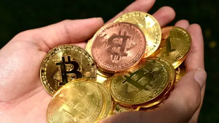 related_news_inside_blogsبيتكوين تخسر مستوى الـ70 ألف دولار وتهبط 2%