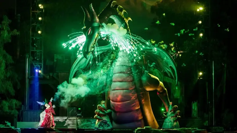 فيديو - حريق في ديزني لاند كاليفورنيا