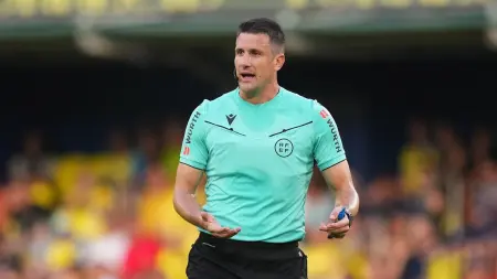 related_news_inside_blogsحكم مباراة برشلونة وأتلتيك بلباو اليوم.. اختيار مثير للجدل