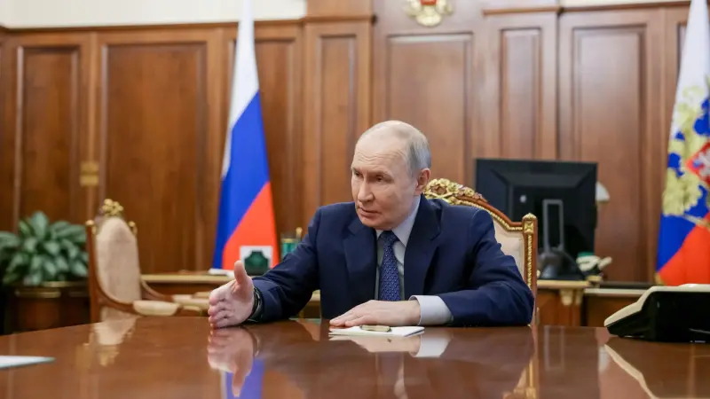 اليد الخفية لبوتين.. بريطانيا تتهم موسكو بمساعدة إيران