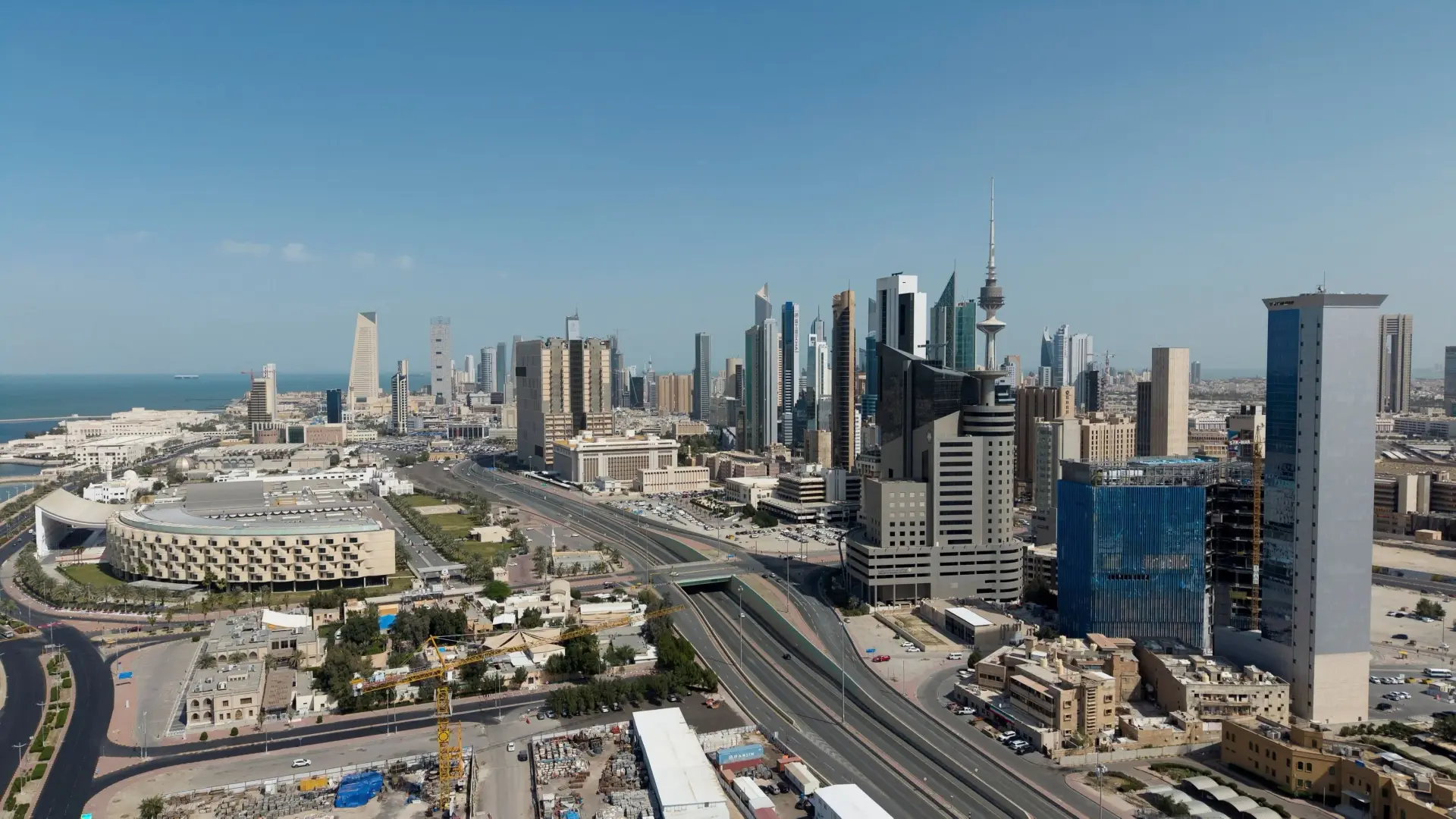 الجيش الكويتي ناشد الجميع بالتقيد بإجراءات السلامة (رويترز) الجيش الكويتي ناشد الجميع بالتقيد بإجراءات السلامة (رويترز)
