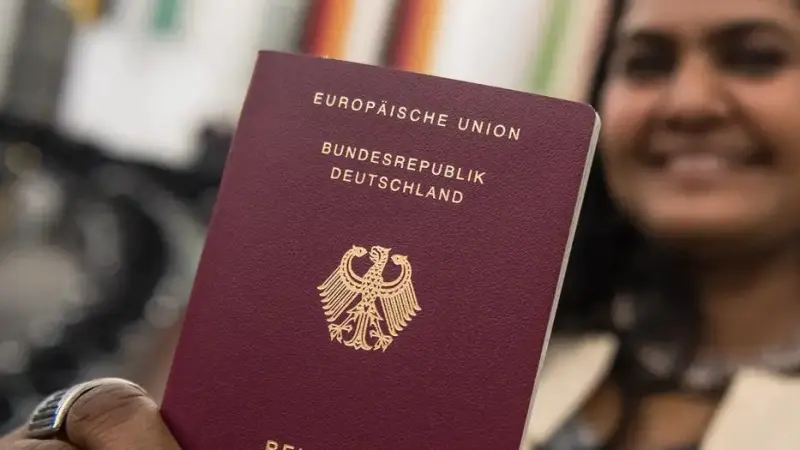 ألمانيا تقرّ تعديلات تسهّل الحصول على الجنسية وازدواجيّتها