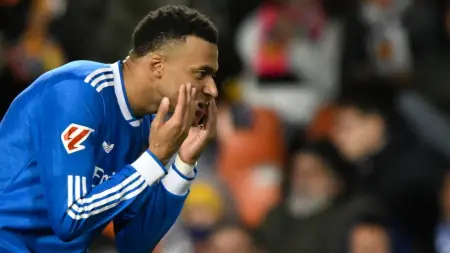 المشهد سبورتس: شكوك حول مشاركة مبابي ضد بنفيكا.. ولاعبة النصر تعتنق الإسلام