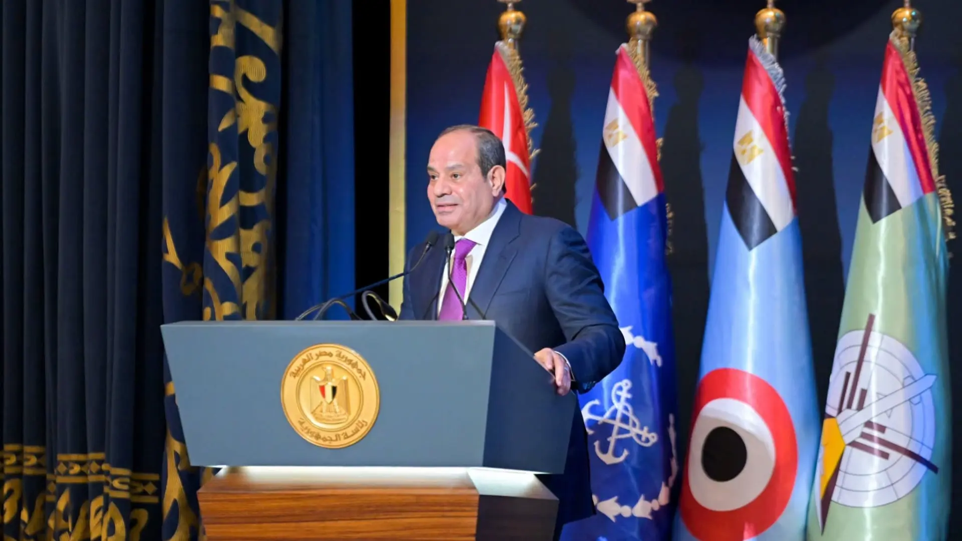 السيسي يجدد التأكيد على أن أمن الخليج جزء لا يتجزأ من الأمن القومي المصري (فيسبوك) السيسي يجدد التأكيد على أن أمن الخليج جزء لا يتجزأ من الأمن القومي المصري (فيسبوك)