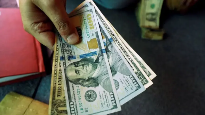 سعر صرف الدولار اليوم مقابل الجنيه المصري السبت 31/10/2026.. متوسط الشراء يسجل 55.99 جنيهًا