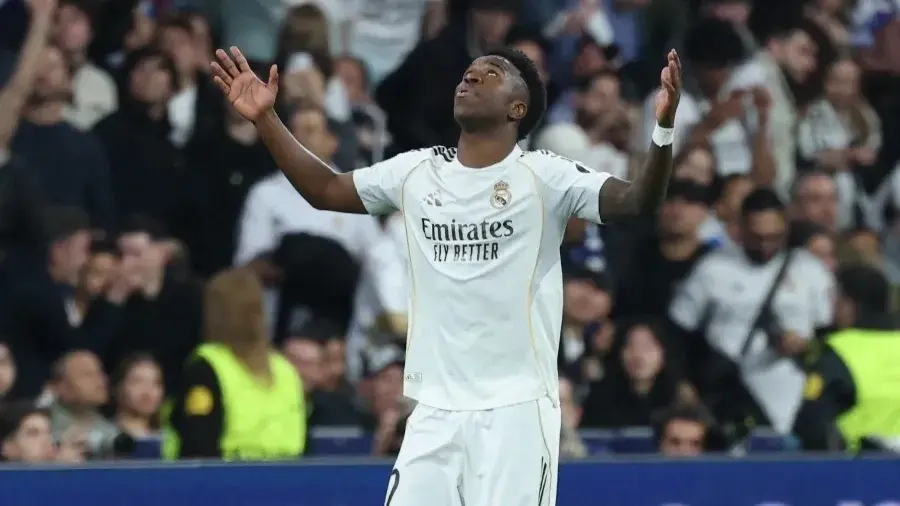 ساعات حاسمة تحدد مصير فينيسيوس جونيور مع ريال مدريد (رويترز) ساعات حاسمة تحدد مصير فينيسيوس جونيور مع ريال مدريد (رويترز)
