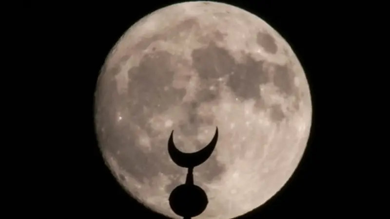 القمر العملاق 2026.. عرض فلكي نادر يفتتح السنة