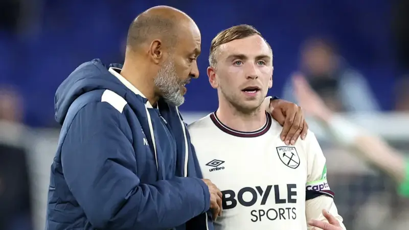 الدوري الإنجليزي - إيفرتون ووست هام يتعادلان في مباراة نونو سانتو الأولى