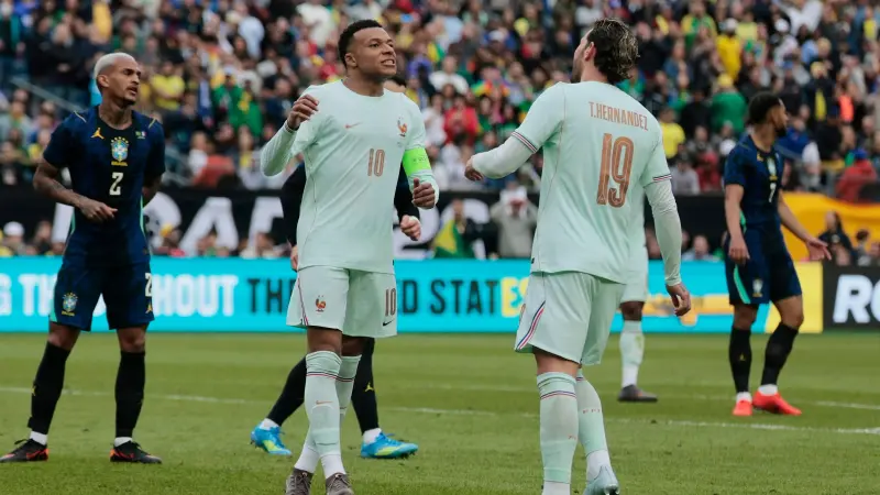 جدول مواعيد مباريات اليوم الأحد 29/03/2026 والقنوات الناقلة والمعلقين