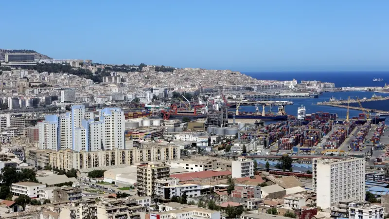 من الموانئ إلى السكك الحديدية.. الجزائر تراهن على البنية التحتية لربط إفريقيا