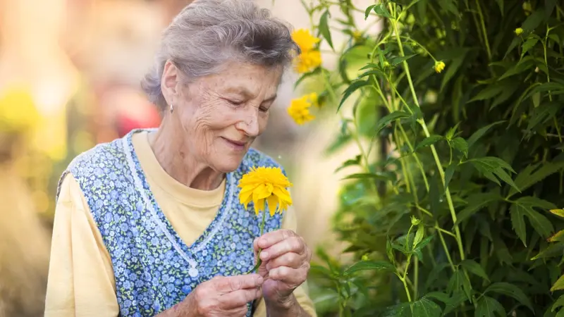فقدان هذه الحاسة علامة مبكّرة على مرض الزهايمر