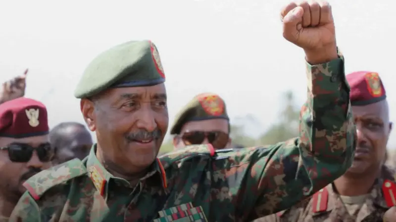 من القصر الرئاسي.. البرهان يعلن سيطرة الجيش على الخرطوم