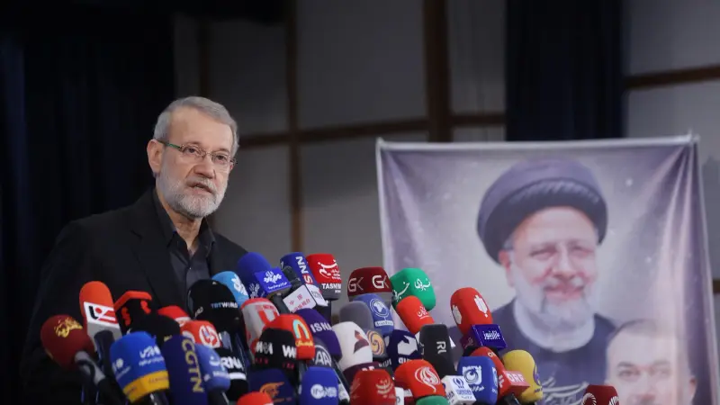 لاريجاني في مسقط وسط محادثات نووية حاسمة بين طهران وواشنطن