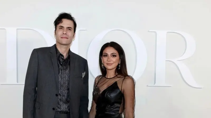 صورة وإلغاء متابعة يثيران الجدل.. من هي ليلى زوجة أمير عيد وحقيقة انفصالهما؟