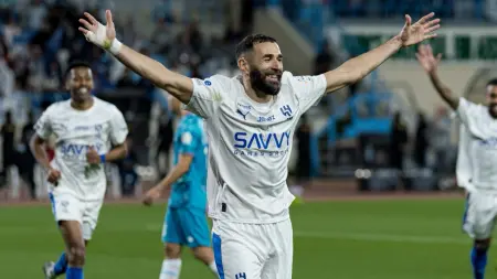 related_news_inside_blogsشاهد سداسية الهلال أمام الأخدود.. هاتريك بنزيما الأول مع الزعيم