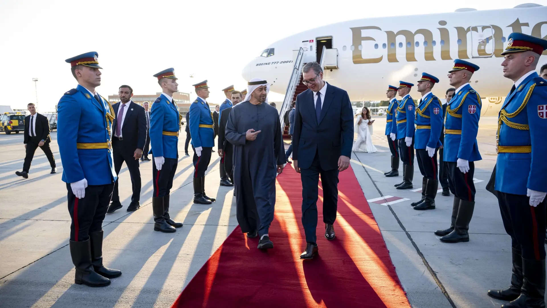 الشيخ محمد بن زايد آل نهيان يصل إلى مدينة بلغراد (وام) الشيخ محمد بن زايد آل نهيان يصل إلى مدينة بلغراد (وام)