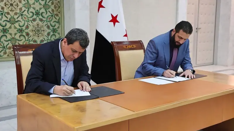 رسالة تهدئة.. ماذا دار في الاتصال الهاتفي بين الشرع وعبدي؟