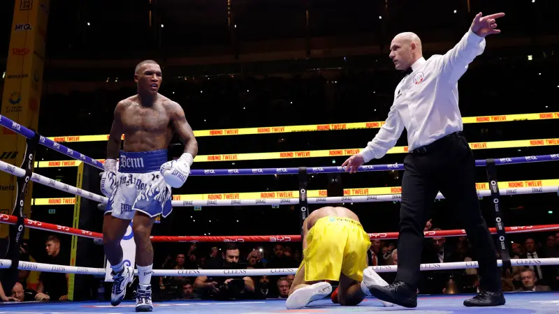 ملاكمة - كونور بن يحقق فوزا ساحقا على كريس يوبانك جونيور في نزال الإعادة