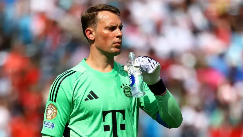 كومباني يشعر بالارتياح.. ونوير ينتقد زملاءه في بايرن بعد الخسارة أمام بنفيكا