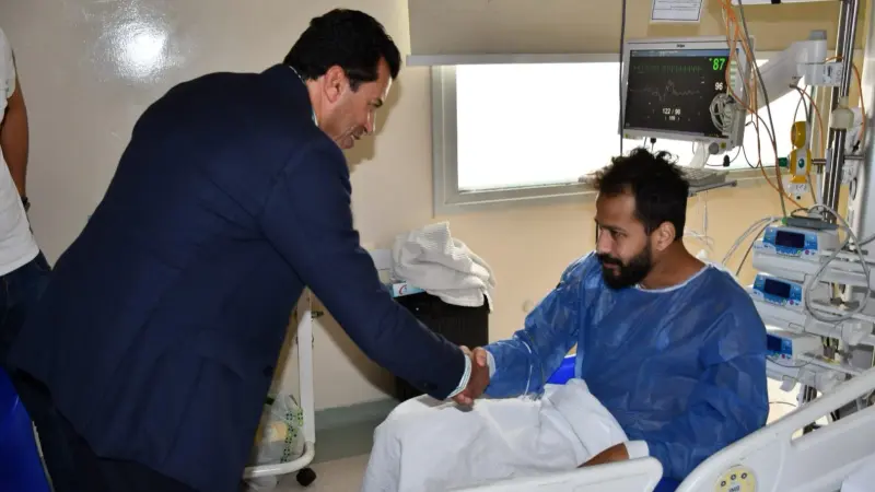 صور اللاعب أحمد رفعت في المستشفى تٌثير أزمة.. وردّ رسمي