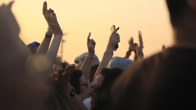 دراسة: الدماغ يرقص على إيقاع السمع أكثر من اللمس